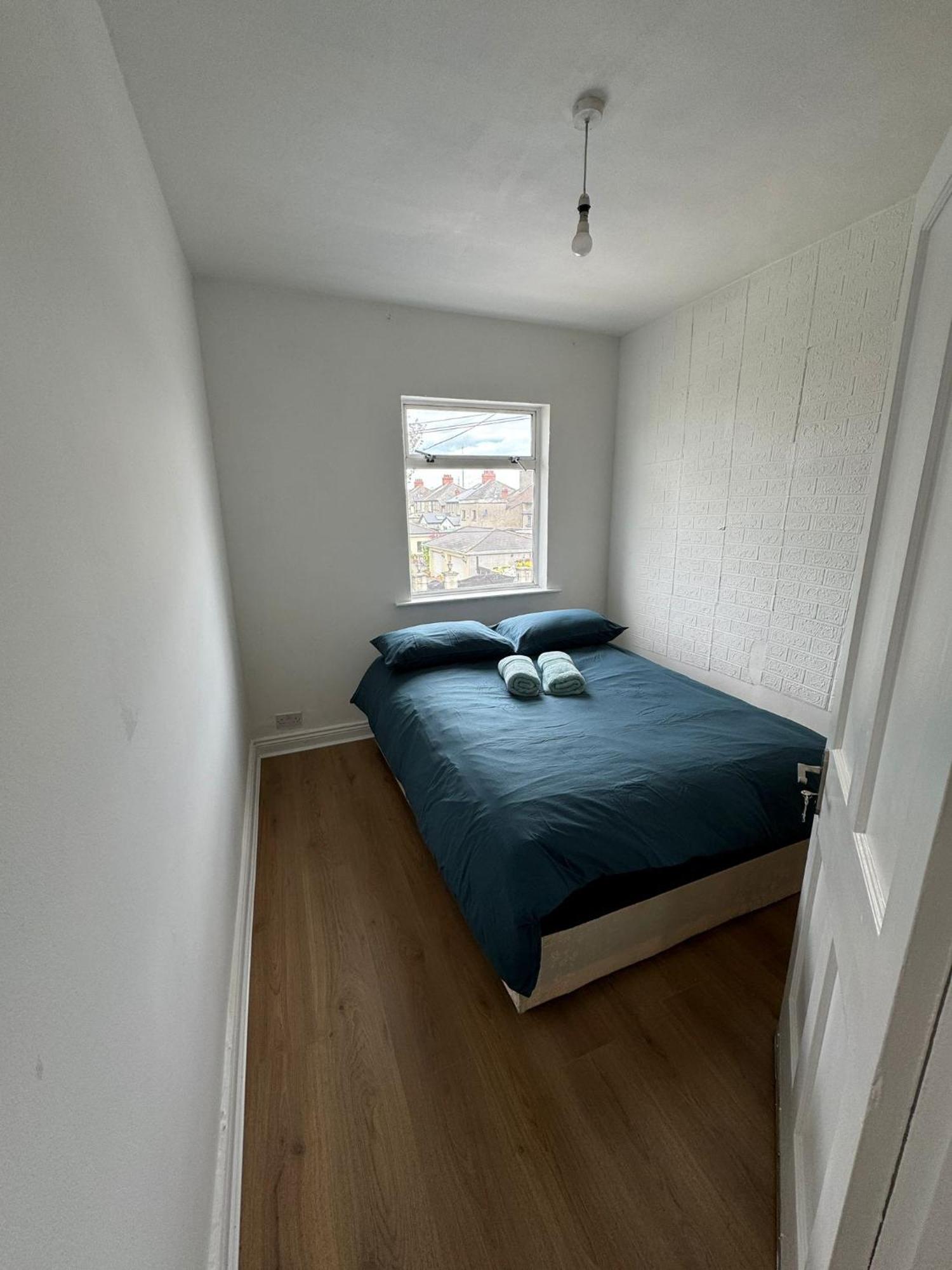 Nice Double Room At 2 Iveragh Rd-8 Дъблин Екстериор снимка